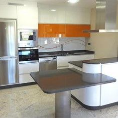 COCINA FORMICA Y NARANJA 1